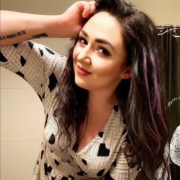 Meet your Posher, Krystle - Picture 3 of 6